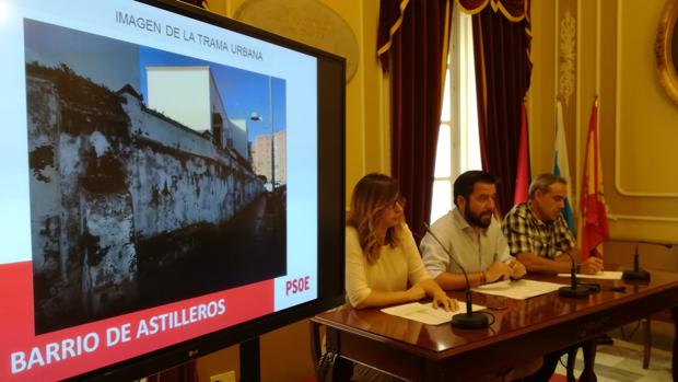 Durante la presentación de las obras propuestas por el PSOE.