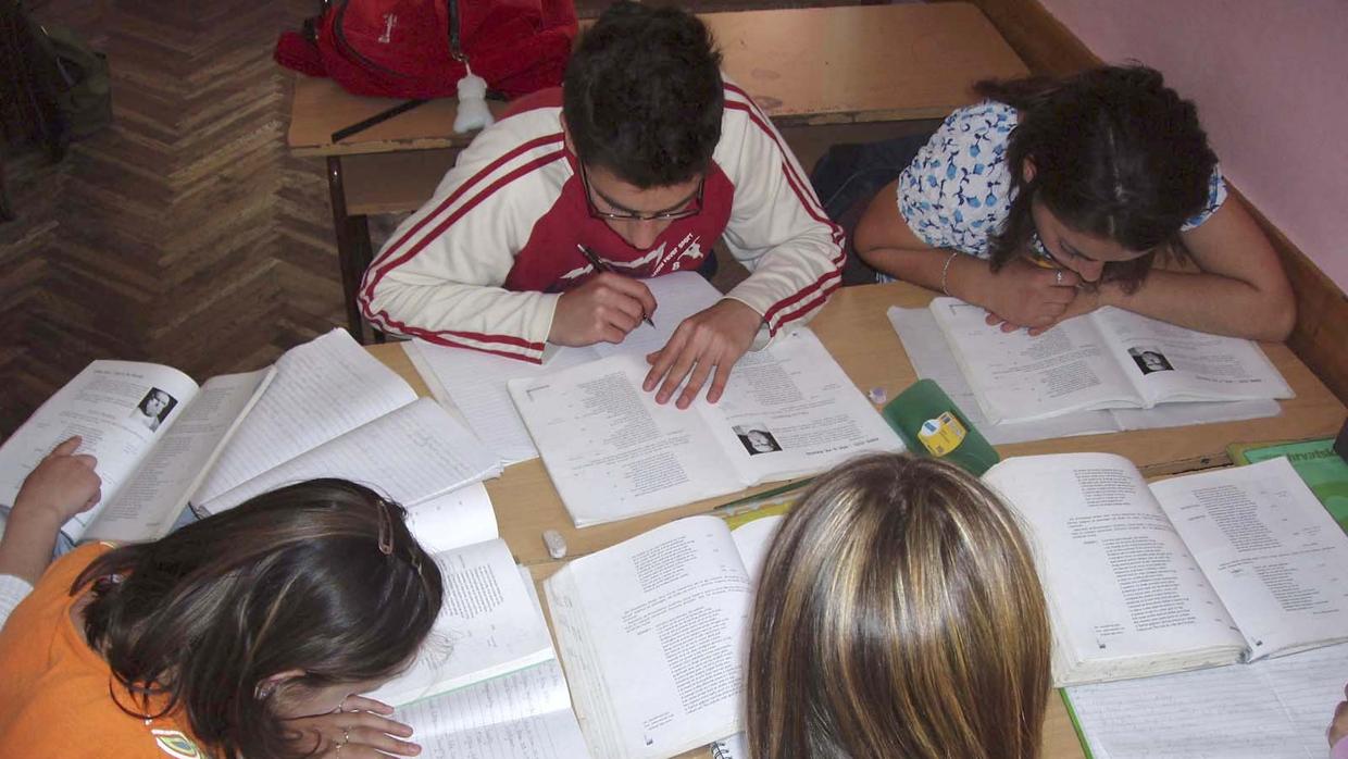 Las becas serán de 60 a 90 euros por estudiante en función del ciclo que esté cursando