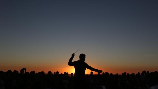 Música en directo y bandas sonoras para las puestas de sol gaditanas