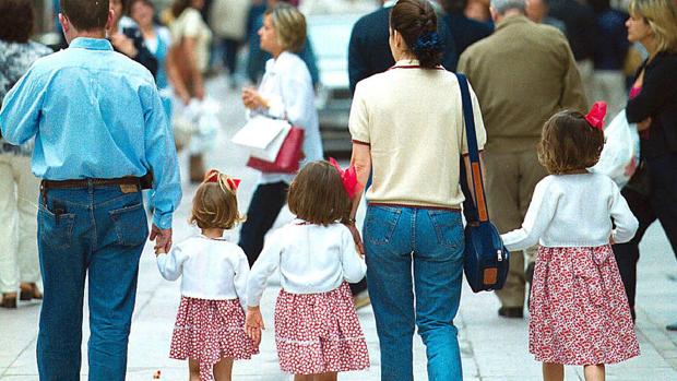 Cádiz, la tercera provincia con más títulos de familia numerosa en los seis primeros meses del año