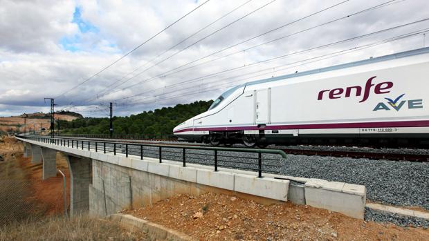 Renfe vuelve a poner a la venta 25.000 billetes de AVE a 25 euros