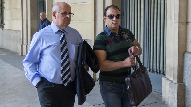 La Justicia investiga por cuatro delitos al alcalde socialista de Burguillos