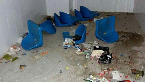 Destrozan los vestuarios de la pista deportiva de la Bazán de San Fernando