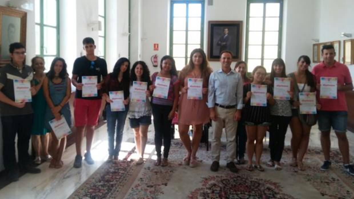 Jóvenes portuenses concluyen con éxito el curso de inglés