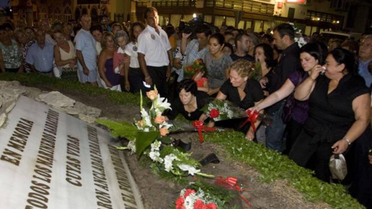 Ofrenda floral del primer aniversario de la tragedia del 'Pepita Aurora'.