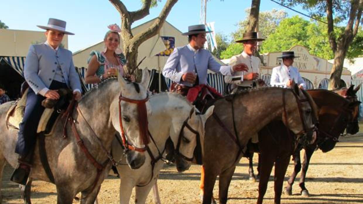 El paseo de caballos es uno de los principales atractivos de la Feria de Lebrija