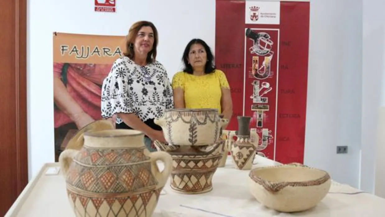 La delegada municipal de Cultura, Pepa Vela, y la responsable del Proyecto, María Lazarich