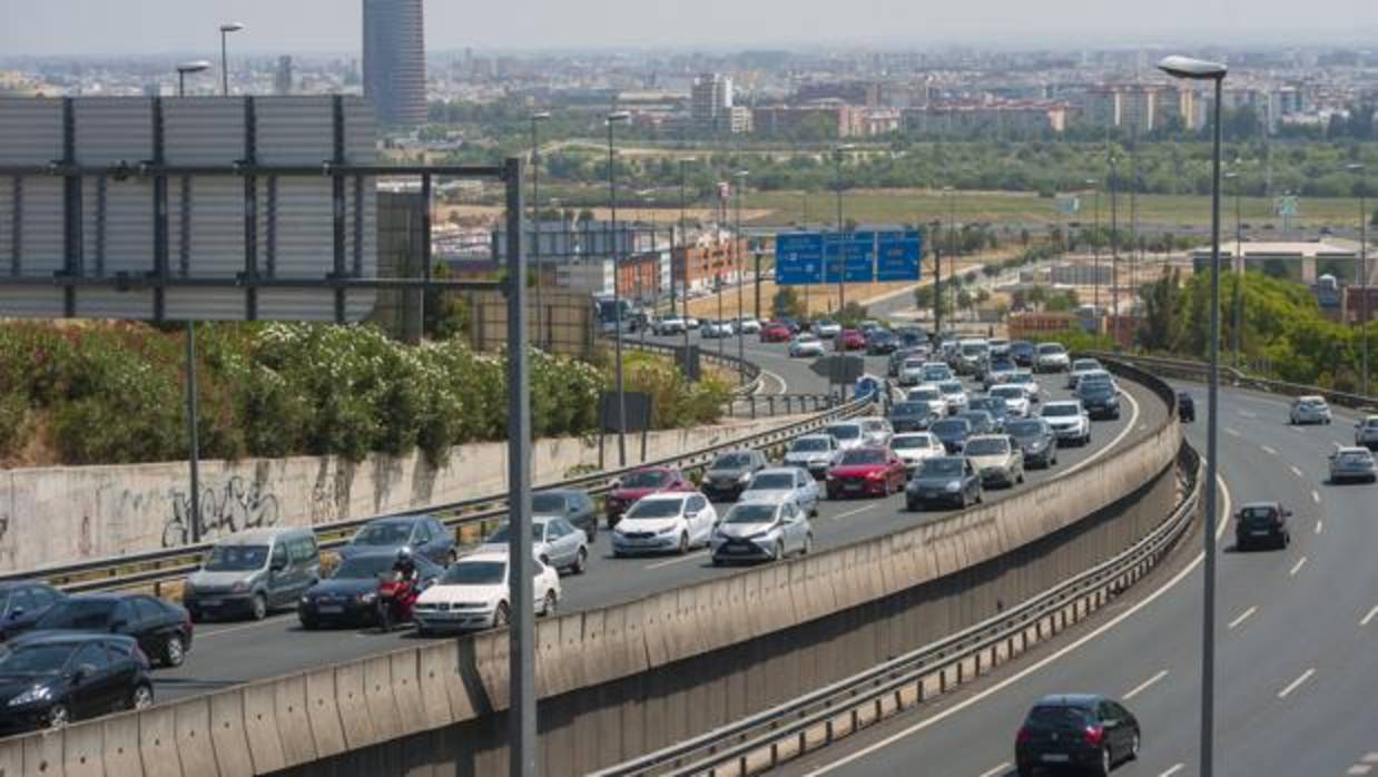 El accidente tuvo lugar en el kilómetro 3 de la A-49 a la altura del municipio