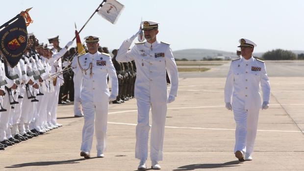 El Rey preside en Rota el Centenario de la Aviación Naval