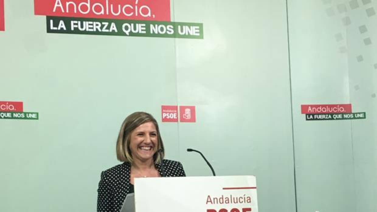 Irene García, en su comparecencia ante los medios tras ser reelegida como Secretaria General del PSOE.