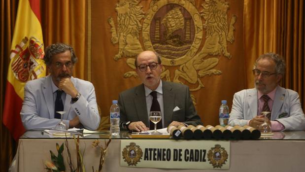 El Ateneo, en contra del referéndum ilegal