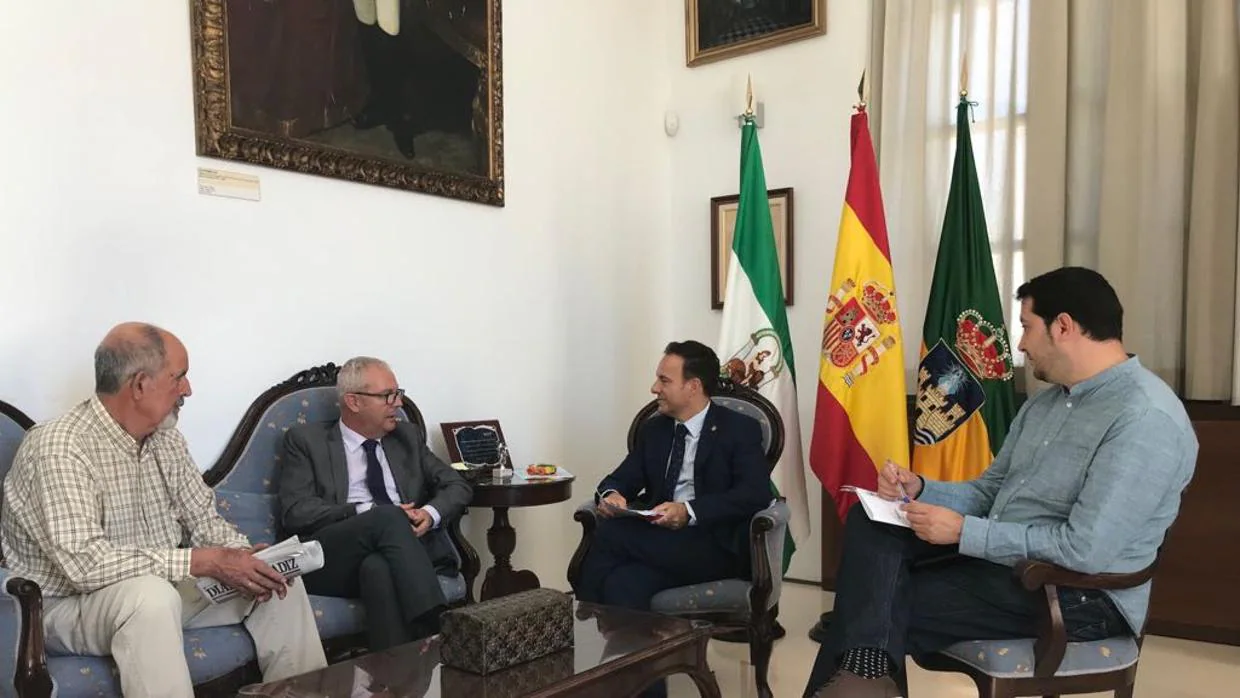 Momento de la reunión entre Juan Luis Belizón y David de la Encina.