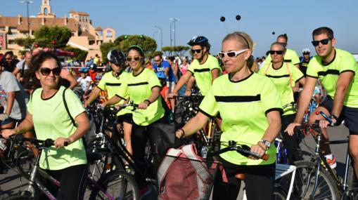 El levante no frena el Día de la Bicicleta en San Fernando