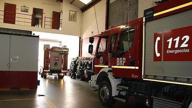 Se incendia la vivienda de una mujer en Los Palacios tras perder el conocimiento mientras cocinaba