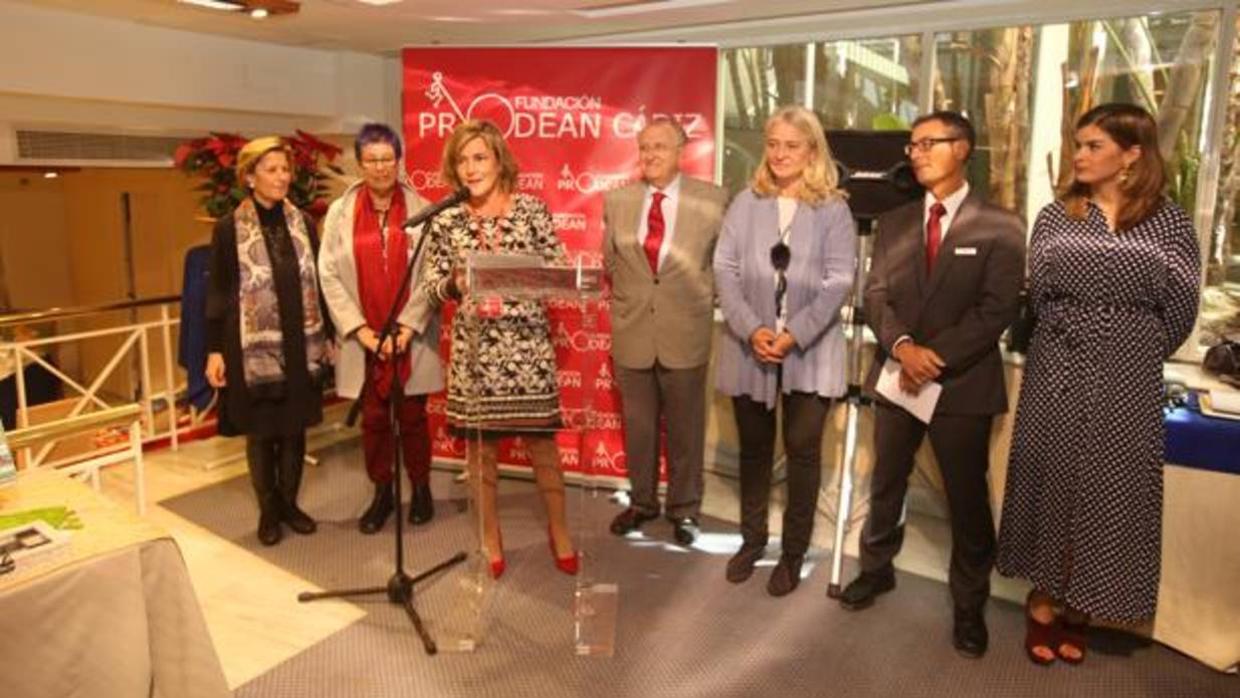 Momento de la inauguración del rastrillo de Prodean en el hotel Playa Victoria