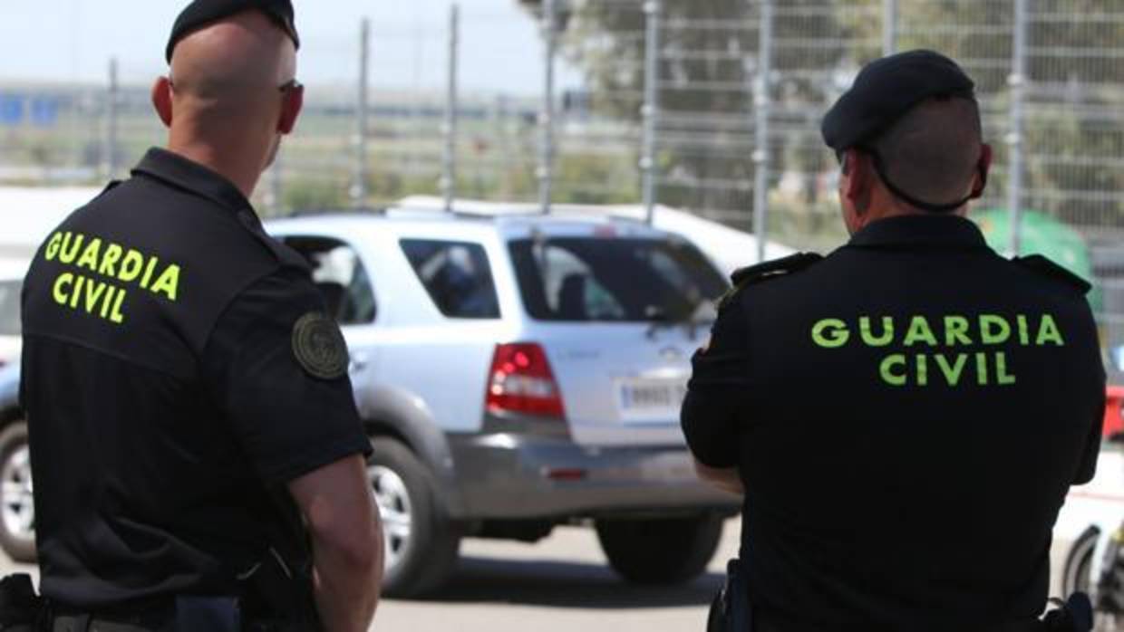 Detenidos por llevar en su coche a un menor marroquí indocumentado