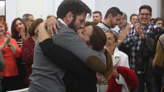 Fran González gana la batalla por el control de la agrupación local del PSOE de Cádiz