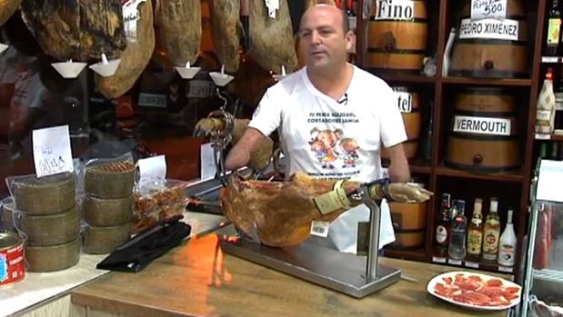 José, un cortador de jamón y su historia de superación