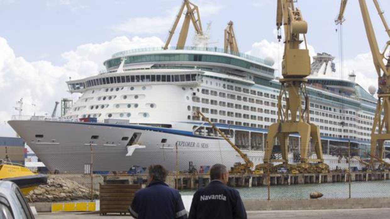 Reparación en 2015 en Cádiz del crucero de Royal 'Explorer'