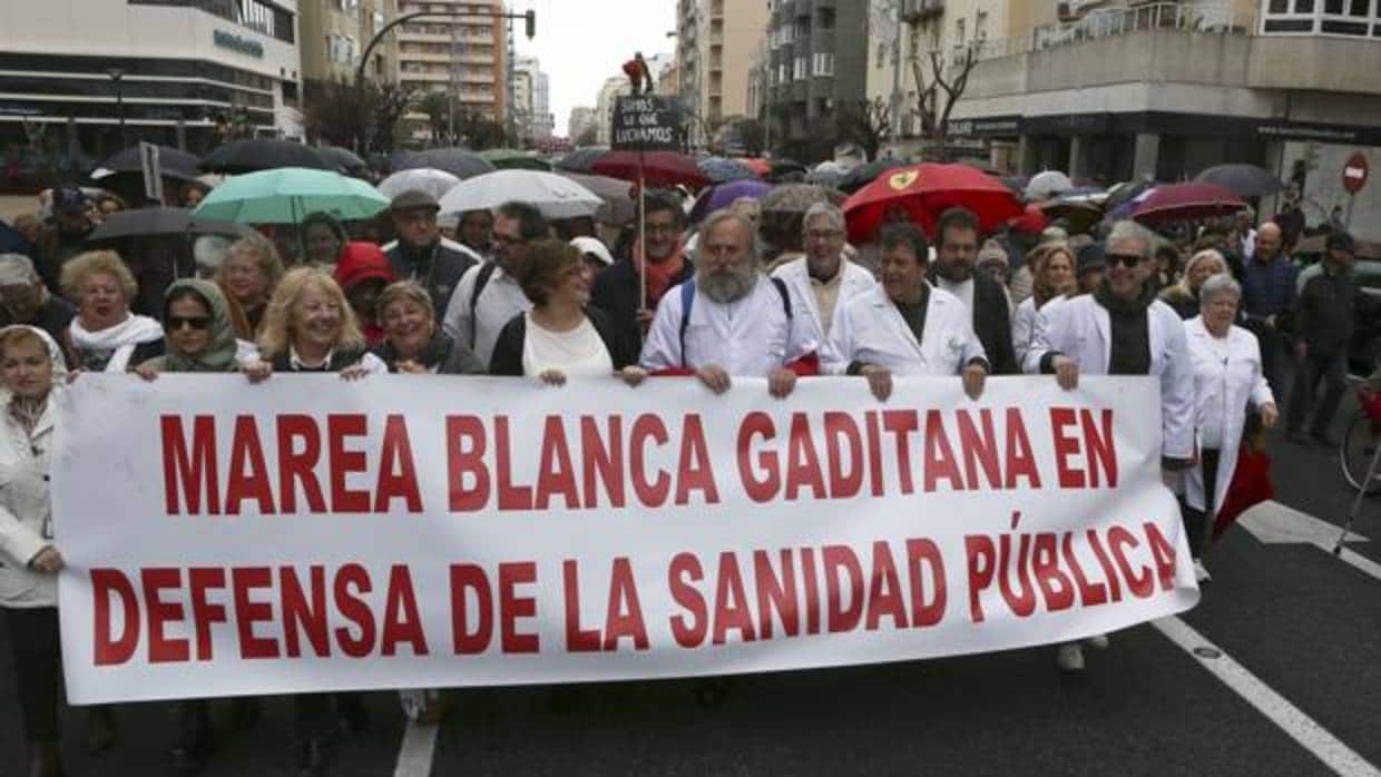 Marea Blanca de Cádiz cuestiona la previsión para Navidad de los servicios sanitarios
