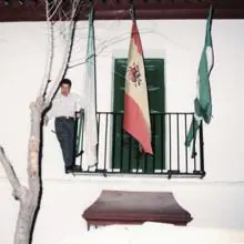Andrés Amarillo quitando la bandera de Lebrija