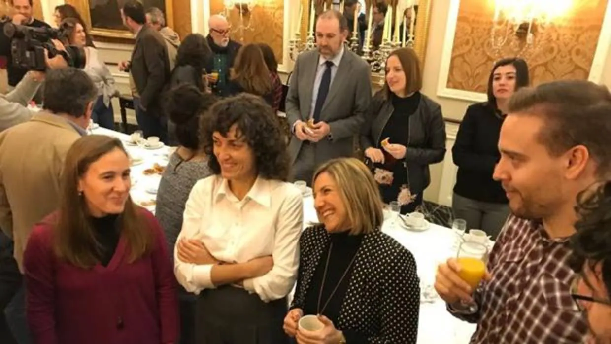 La presidenta de Diputación en el desayuno de Navidad con periodistas.