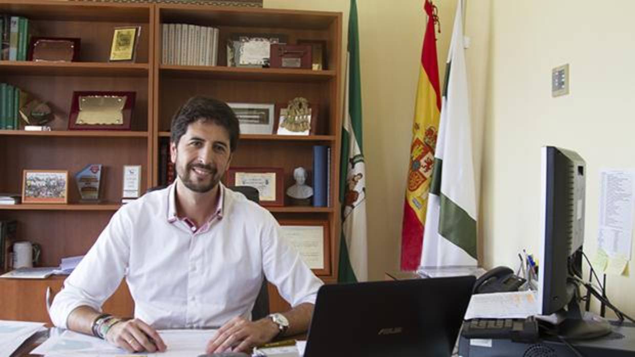 Antonio González es hasta ahora alcalde de San José del Valle