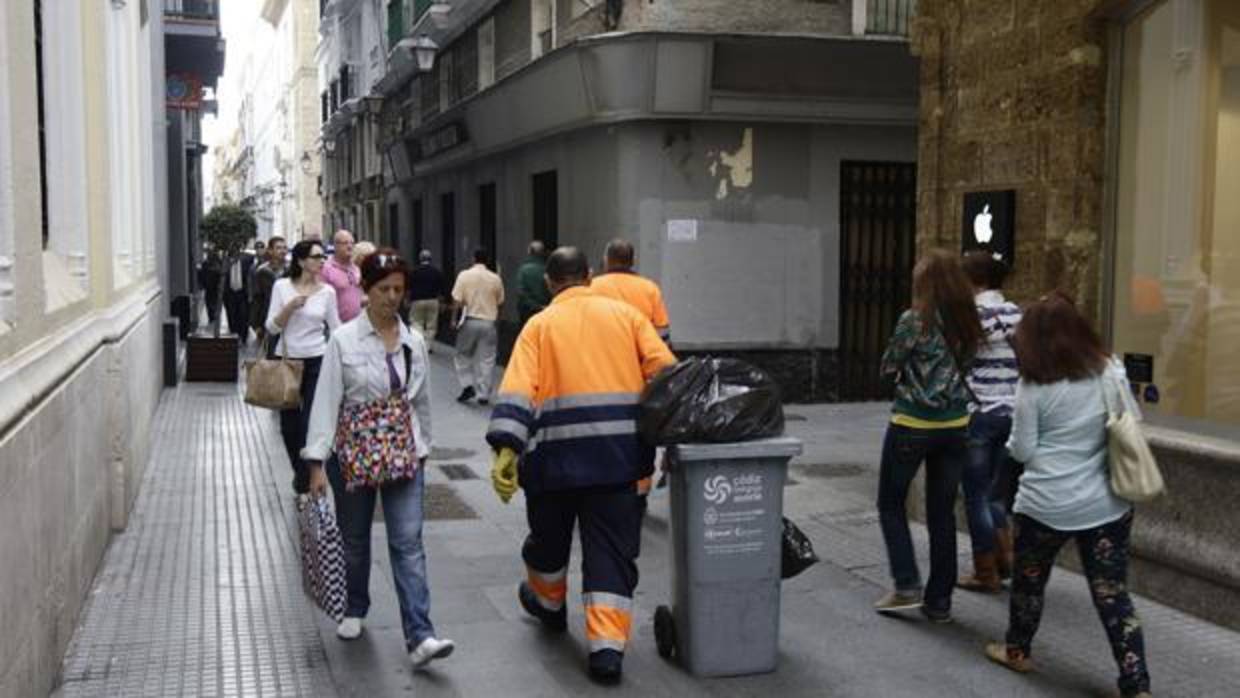 La limpieza viaria ha sido un tema conflictivo en el Ayuntamiento desde hace un año