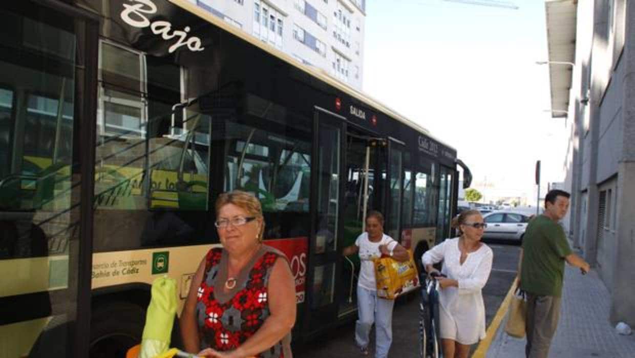 El precio de los autobuses urbanos se mantendrá en 2018