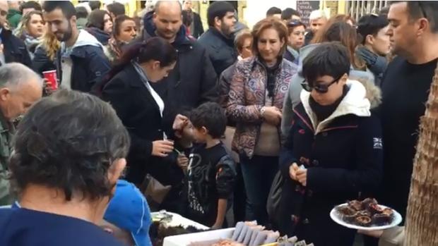 Mil aguijones para despertar al Carnaval de Cádiz con la Erizada