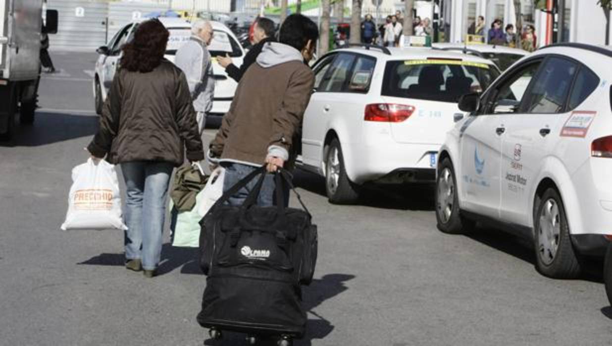 El Consistorio se reunirá, entre otros, con el colectivo del taxi.