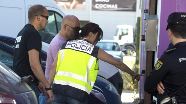 Detenida una pareja de Dos Hermanas que ocultaba la droga en sus prendas íntimas