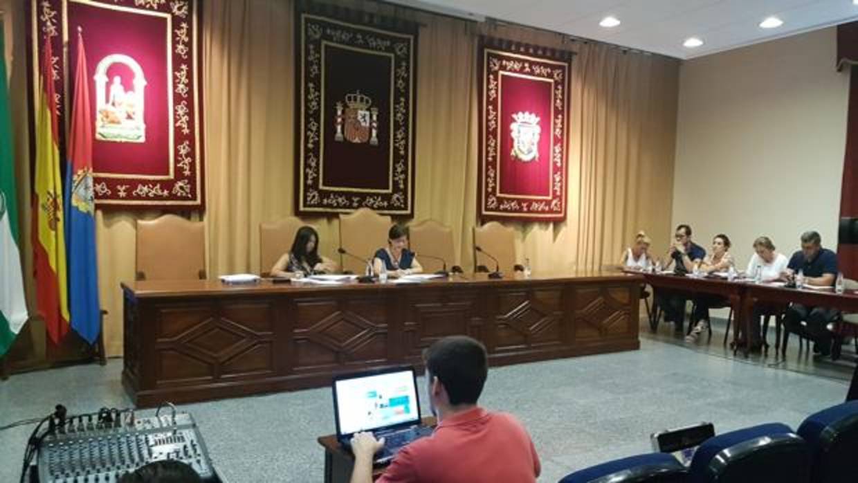 Una reciente sesión plenaria en el Ayuntamiento de Marchena