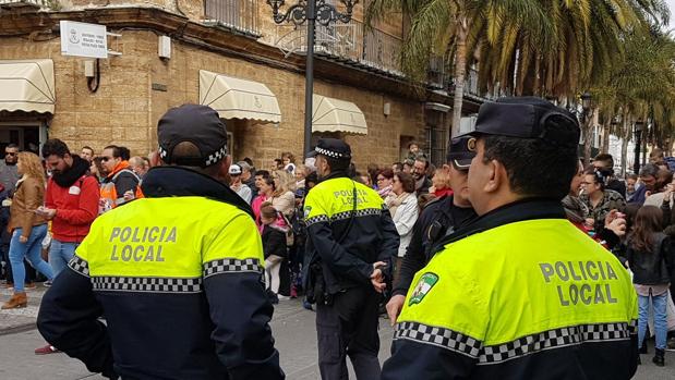 Reestructuran la plantilla de Policía Local de El Puerto para aumentar su presencia en los barrios