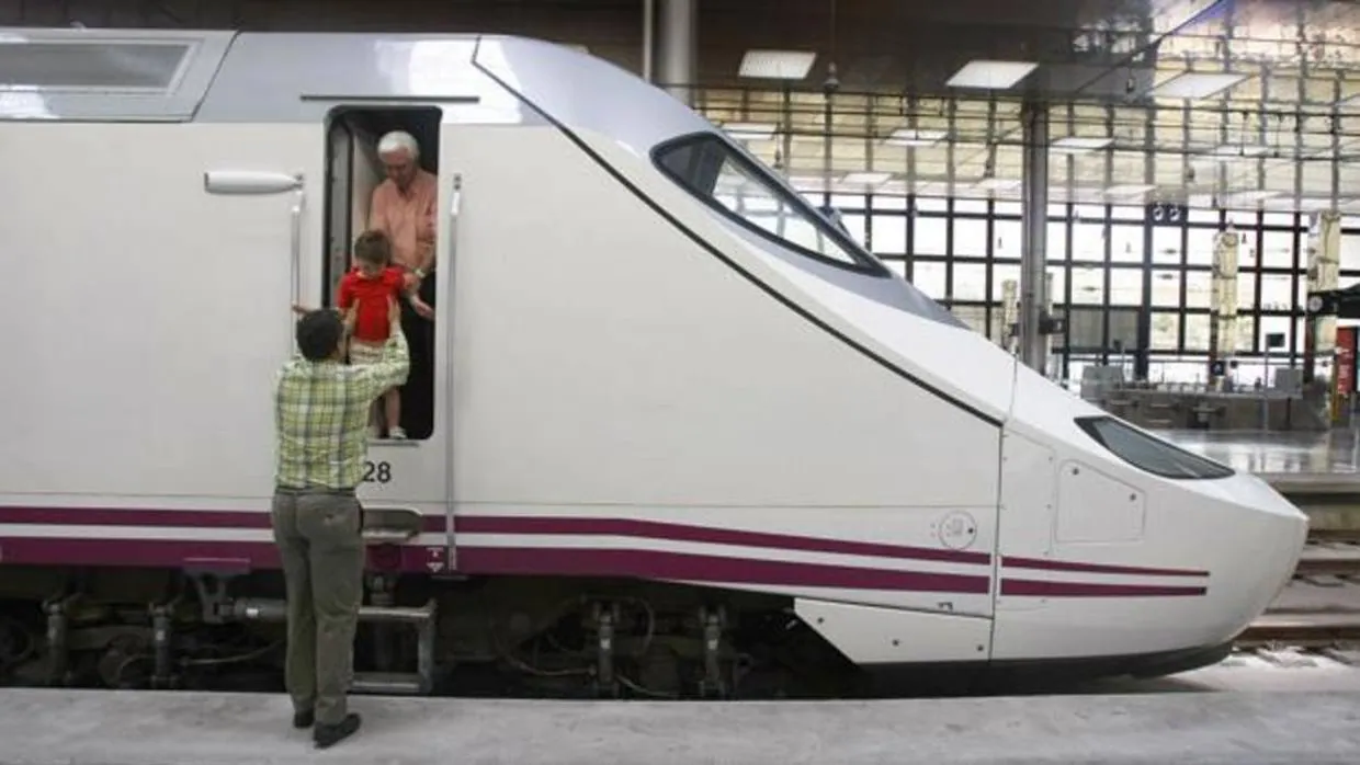 Renfe amplía el servicio entre Cádiz y Madrid con tren más sentido los jueves, viernes domingos