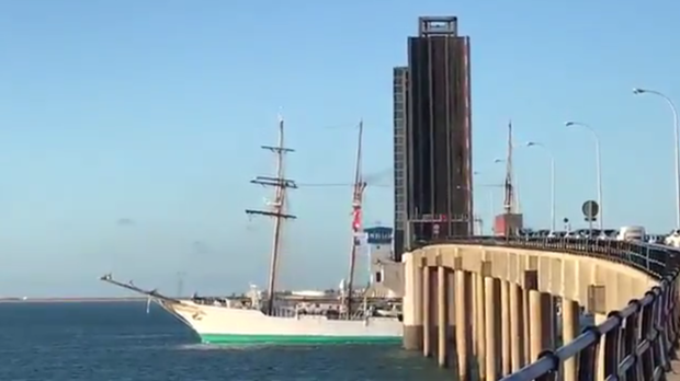 Carranza se abre para dar paso al Juan Sebastián de Elcano