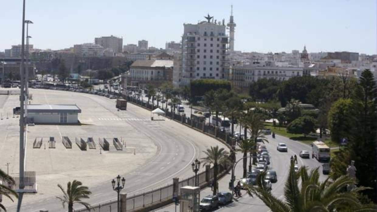 Los muelles de Cádiz se convierten en aparcamientos durante tres años