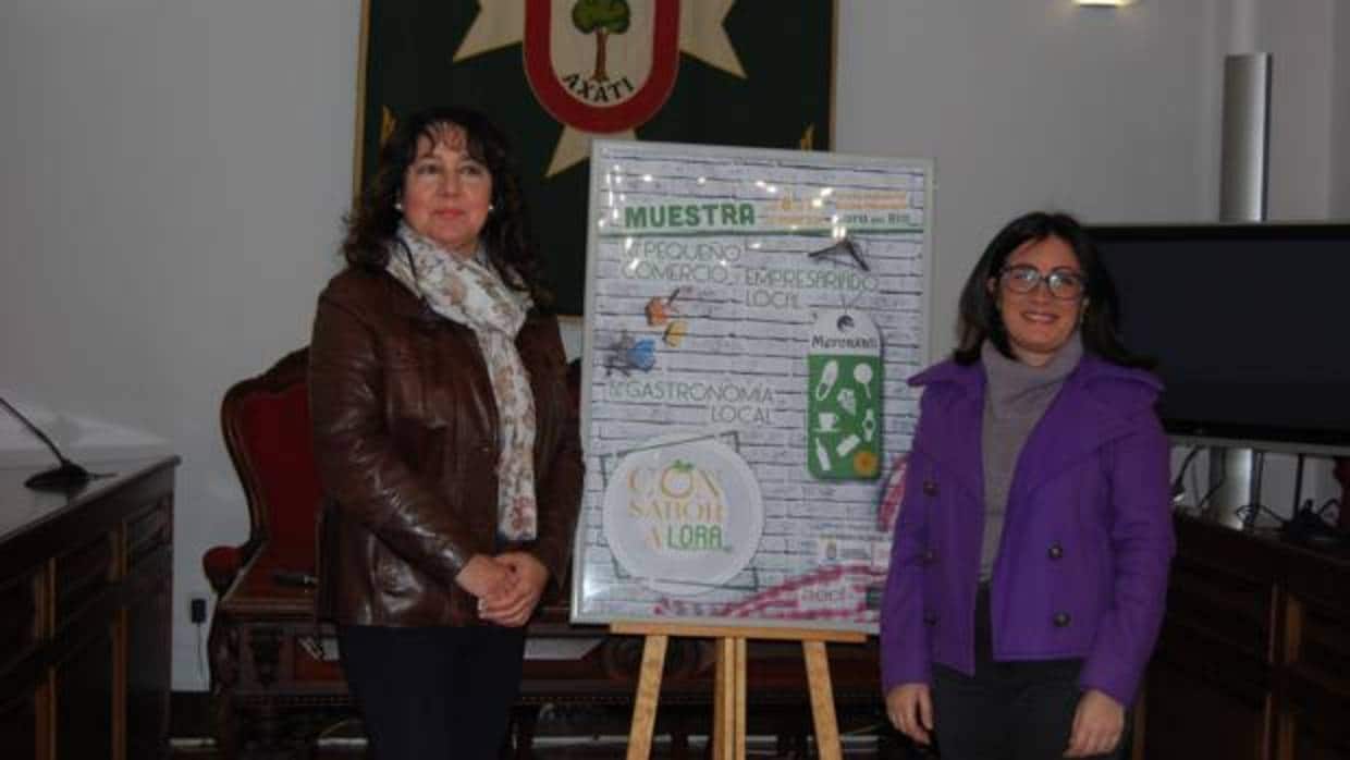 La concejala de Desarrollo, Turismo y Europa, María Luisa Cava, y la secretaria de Aeclo, Lola Sánchez Rey