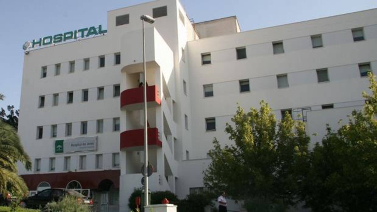 Los hechos sucedieron el pasado sábado en Urgencias del Hospital de Jerez, según la denuncia. :: la voz