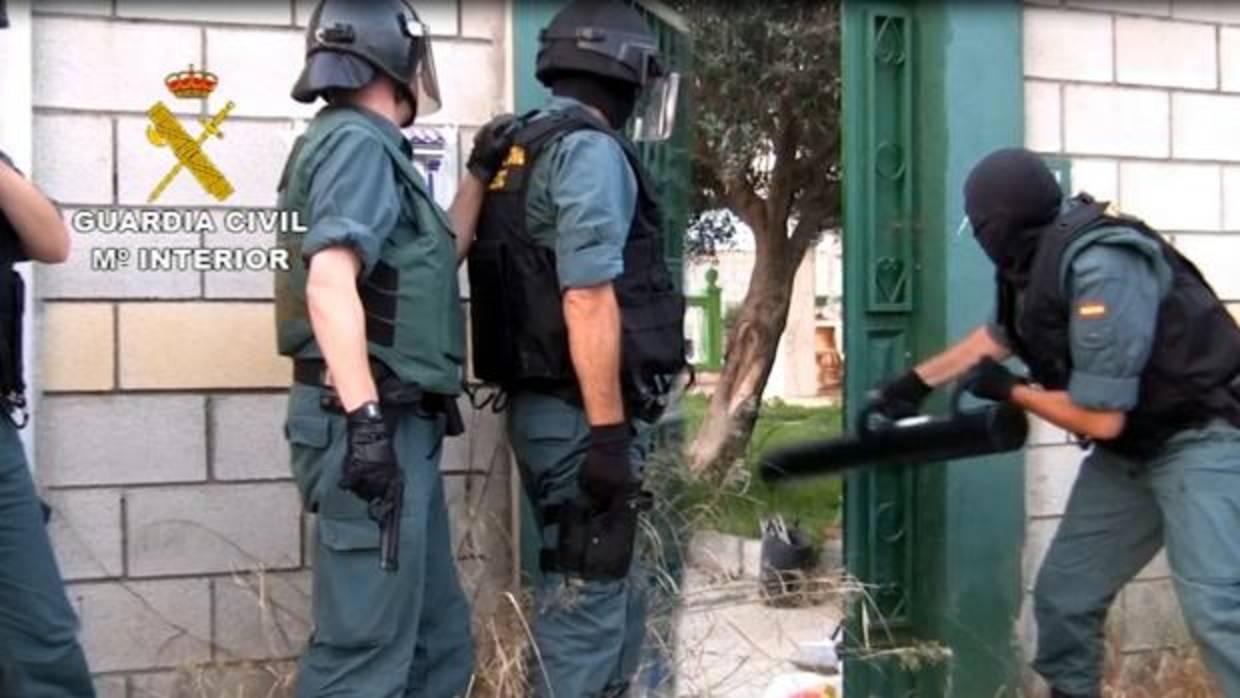 Actuación de la Guardia Civil en Los Barrios.