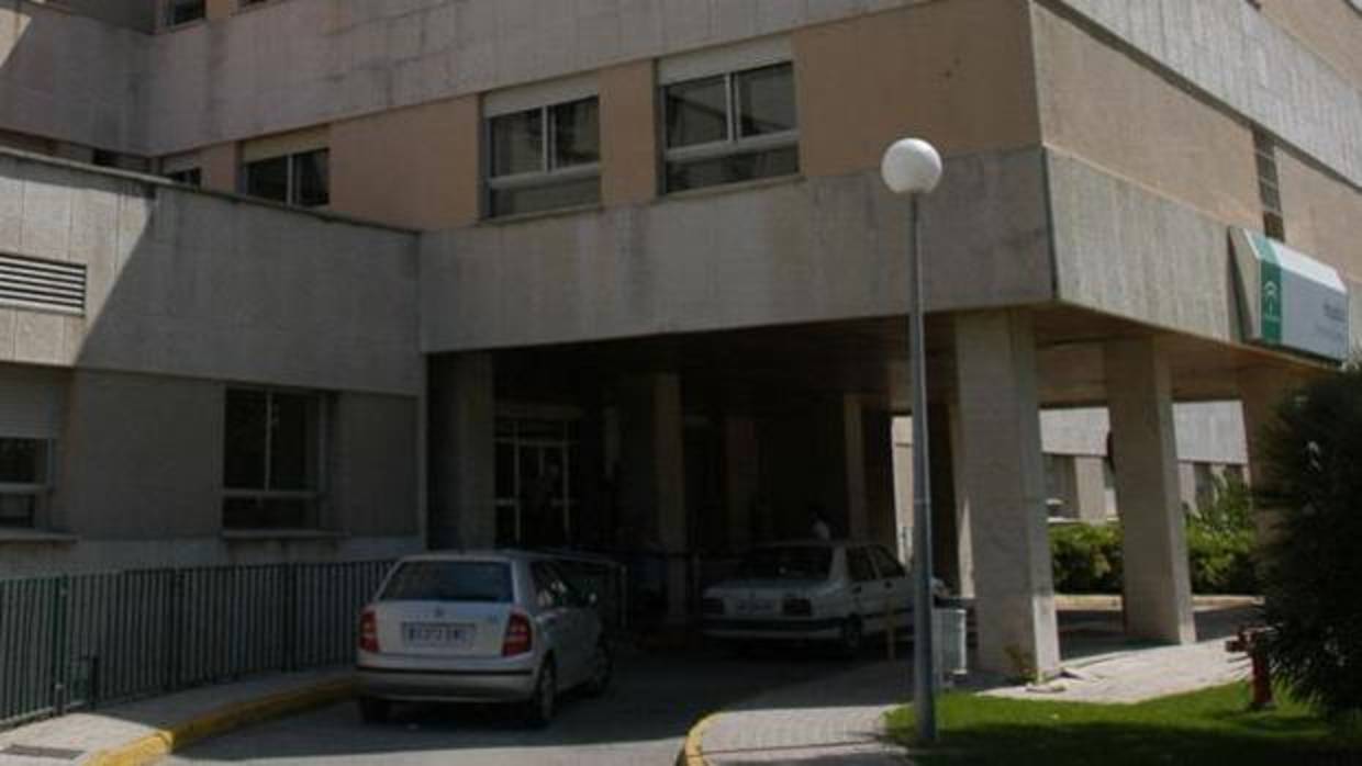 El hospital Punta de Europa de Algeciras, donde se produjo la agresión.