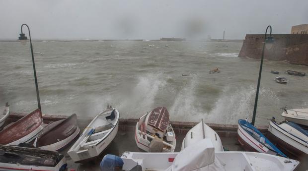 Una nueva borrasca activa la alerta amarilla por lluvias en Cádiz