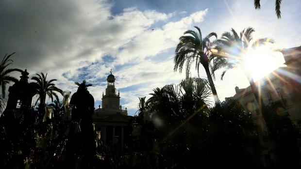 El tiempo en Cádiz: la tregua de la lluvia amenaza con romperse el Viernes Santo