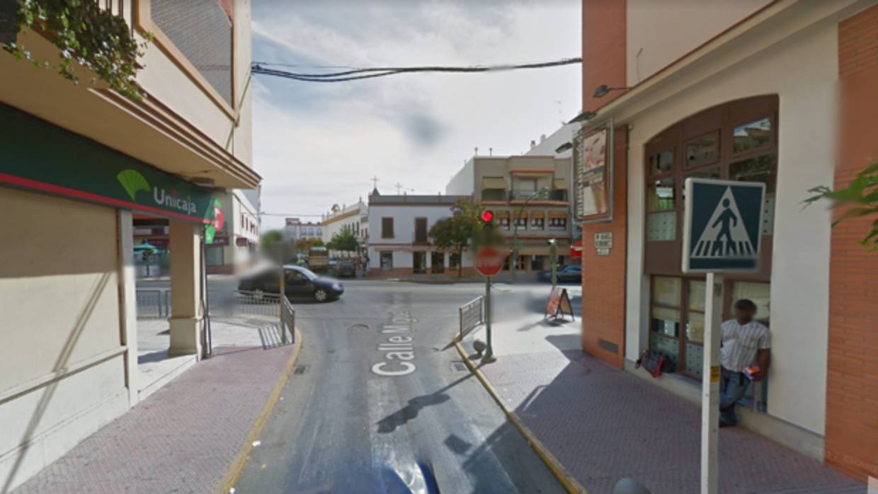 El semáforo entre la calle Miguel Hernández y la avenida de Cádiz volverá a funcionar