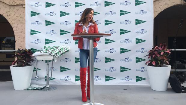 La cantante María Parrado ha firmado su tercer disco en Bahía Sur