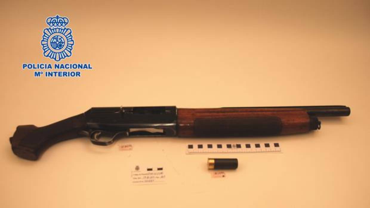 La escopeta utilizada en la riña multitudinaria de la barriada de San Benito en Jerez.