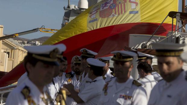 El Juan Sebastián de Elcano exhibe su historia en Montevideo