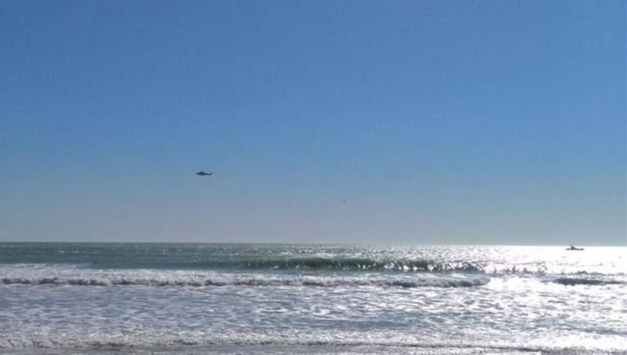 Aparece el kitesurfista al que buscaban en la playa de Cortadura de Cádiz