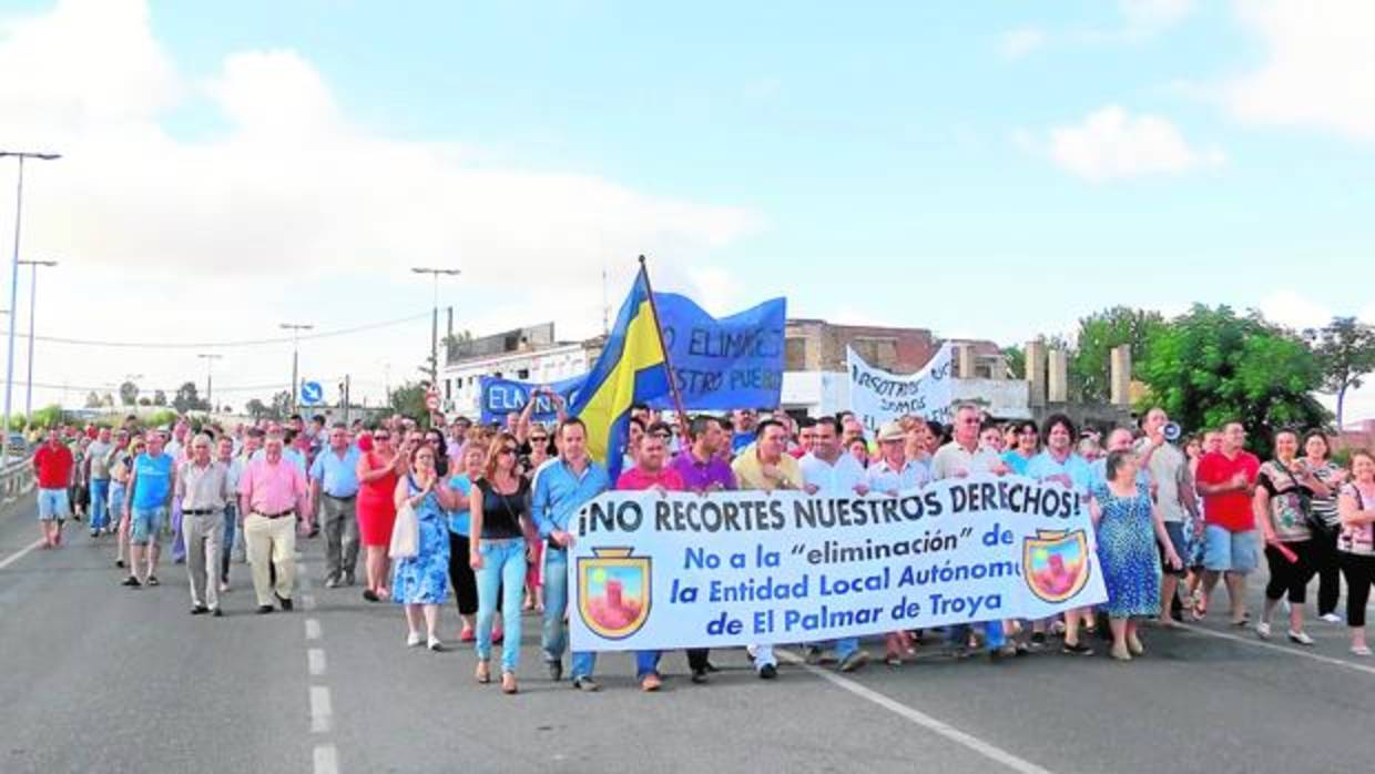 Manifestación de los vecinos de la entidad local