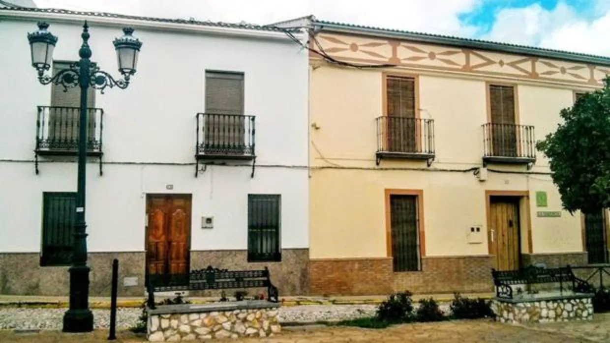 Casas de Almadén de la Plata